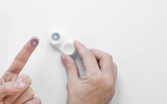 Conheça os riscos de usar lentes de contato sem procedência